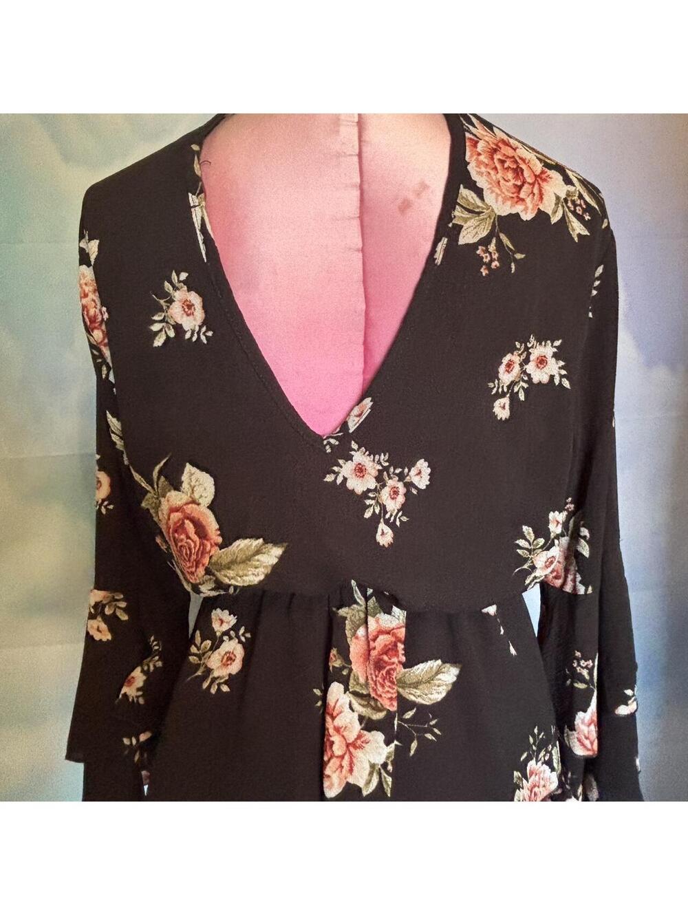 Black Floral Choker Neck Blouse with Bell Sleeves – Size S - Picture 5 of 8